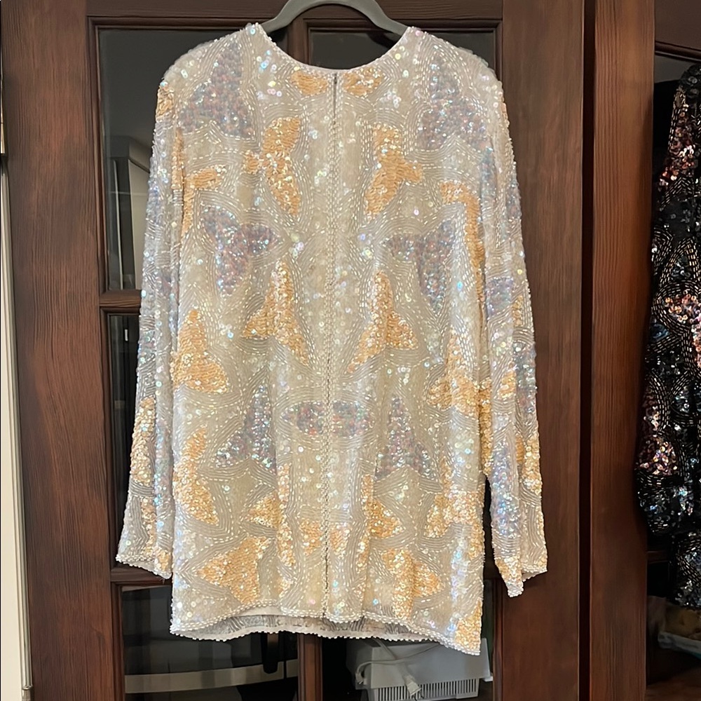 Chic White and Gold Blazer with Vintage-Inspired Floral Design